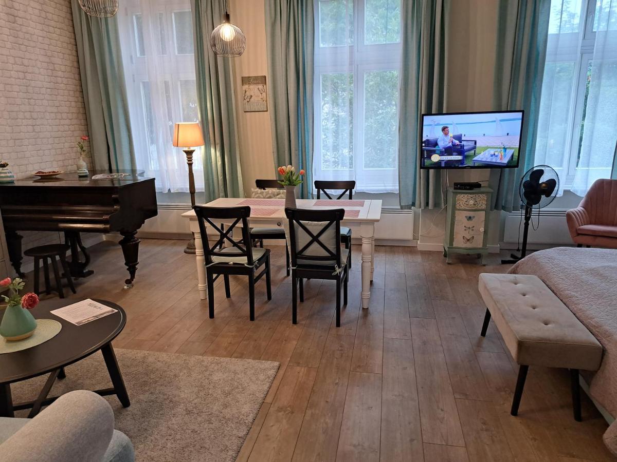 Gizella Apartman Budapeste Exterior foto