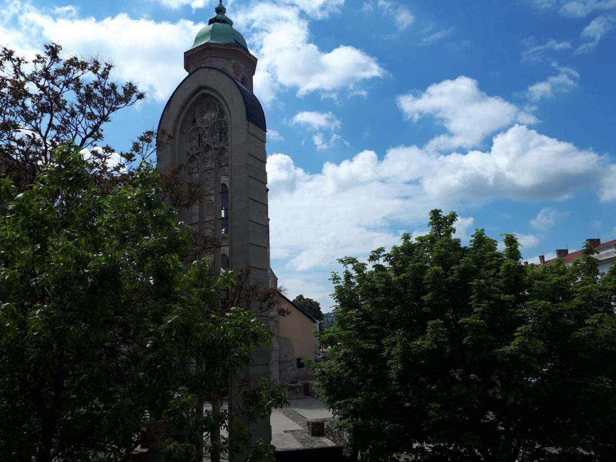 Gizella Apartman Budapeste Exterior foto
